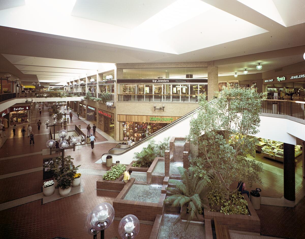 Vintage Photos Of Pasadena Mall - Running Red Lights